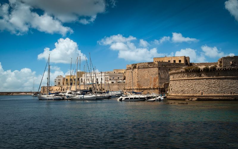 otranto-lecce-puglia-vacanza-mare-salento-suite-privata-siramà-gallipoli-porto